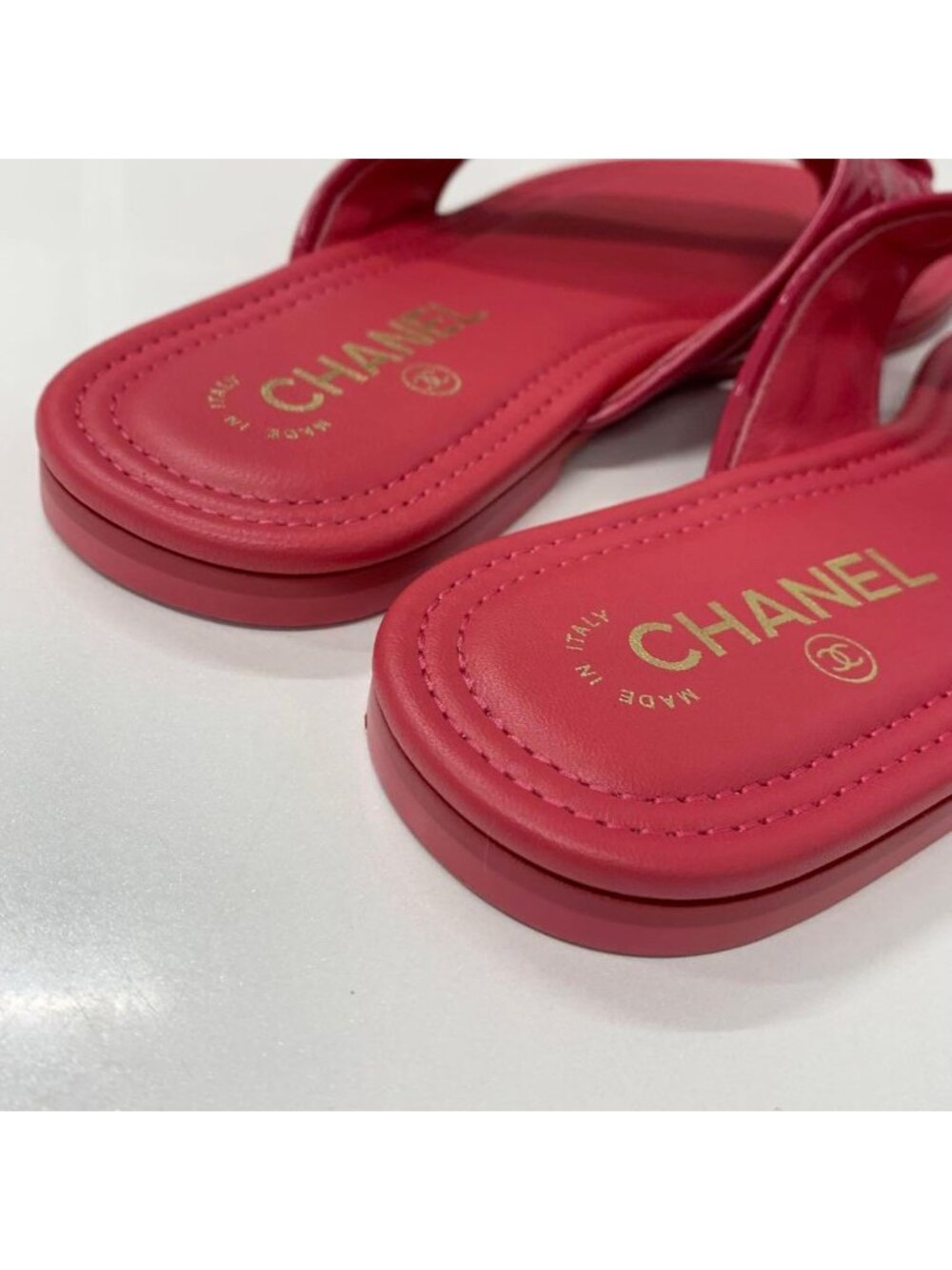 Chanel CC Logo Quilted Patent Thong Sandals Pink - Picture 10 of 10